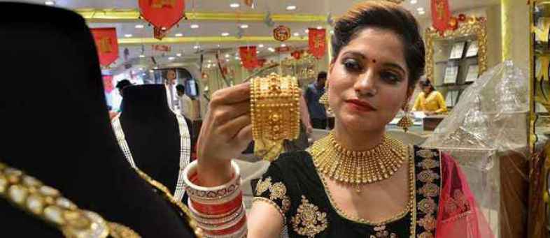 Gold hit new record high, soar ₹2,000 per 10 gram in new year so far.jpg Gold hit new record high, soar ₹2,000 per 10 gram in new year so far.jpg