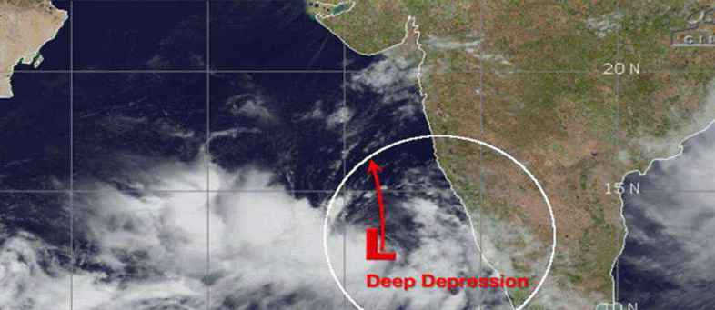Hurricane will hit saurashtra cost on evening of june12 1 Number on Ports, Fishermen warns.jpg Hurricane will hit saurashtra cost on evening of june12 1 Number on Ports, Fishermen warns.jpg