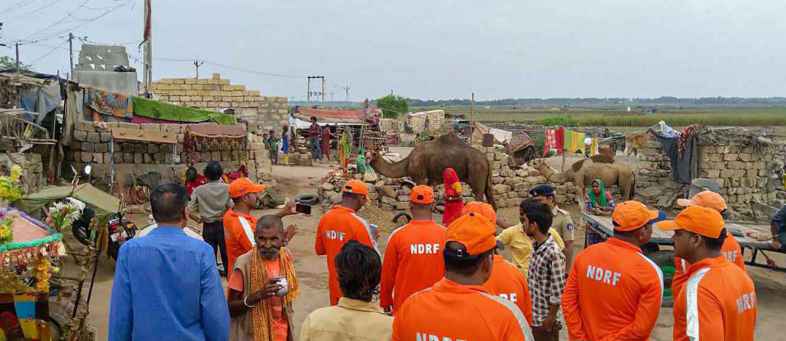 People left the house following Vayu, Police protects the goods.jpg People left the house following Vayu, Police protects the goods.jpg