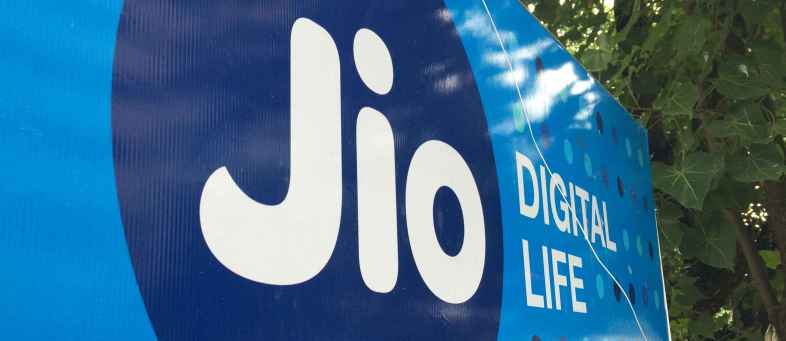 These 4 banks will give a loan of Rs 27,000 crore to Reliance Jio.jpg These 4 banks will give a loan of Rs 27,000 crore to Reliance Jio.jpg