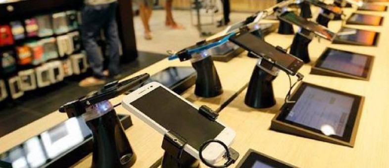 Mobile market will cross 30 cr.jpg Mobile market will cross 30 cr.jpg
