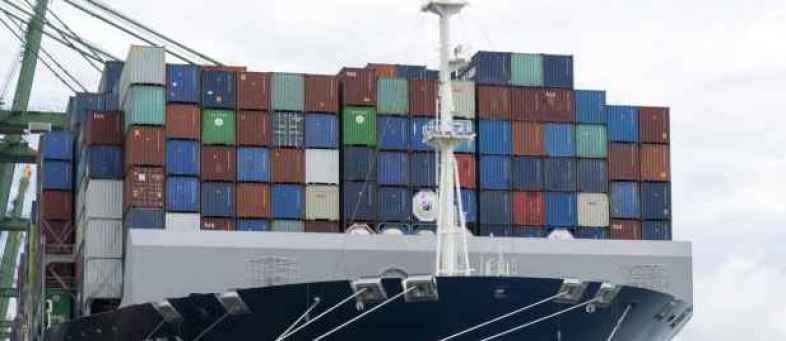 India's Trade deficit widens four time to 24.29 billion dollar despite Exports jump 20.5% in May 2022.jpg