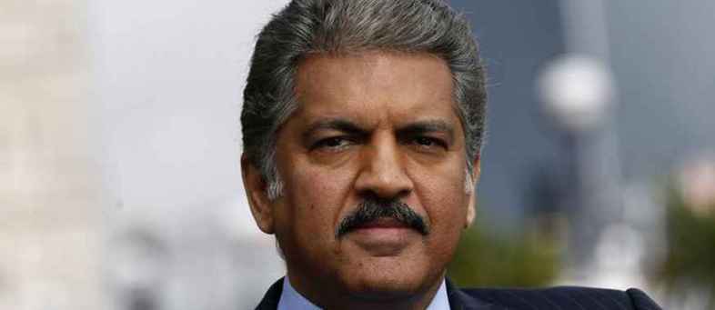 Anand Mahindra offers an internship to Dwarkesh, who doing waiter jobs.jpg Anand Mahindra offers an internship to Dwarkesh, who doing waiter jobs.jpg