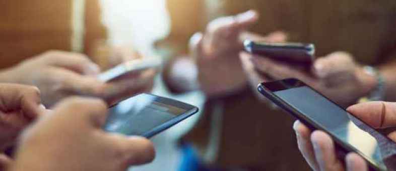 India's smartphone market likely to cross Rs 2 lakh crore mark in year 2021 IDC.jpg India's smartphone market likely to cross Rs 2 lakh crore mark in year 2021 IDC.jpg