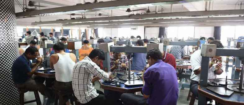 Diamond workers’ demand to increase work time from 4 to 8 hours.jpg Diamond workers’ demand to increase work time from 4 to 8 hours.jpg