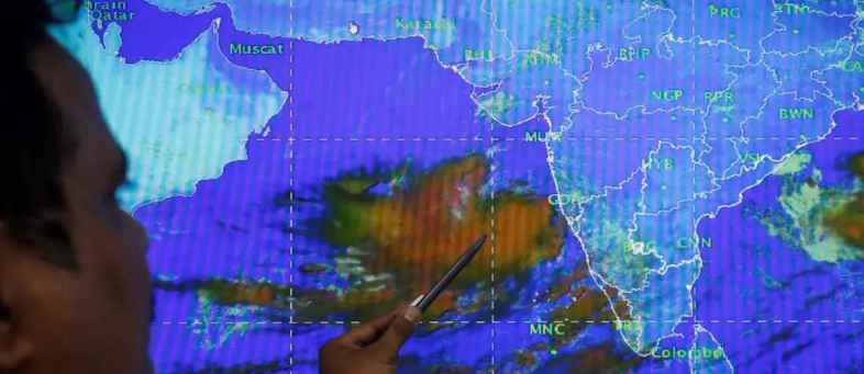 Cyclone Vayu Porbandar-Div, likely to collide - will be 20 inches of rain.jpg Cyclone Vayu Porbandar-Div, likely to collide - will be 20 inches of rain.jpg