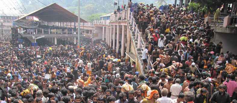 SabarimalaRush2010.jpeg SabarimalaRush2010.jpeg