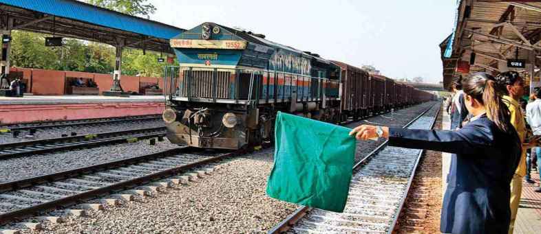 Indian Railways‘ Private Train Project Gets Positive Response, 16 Potential Bidders (1).jpg Indian Railways‘ Private Train Project Gets Positive Response, 16 Potential Bidders (1).jpg