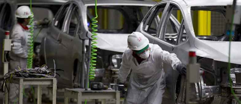 Bentley Motors confirms plans to axe up to a quarter of its workforce.jpg Bentley Motors confirms plans to axe up to a quarter of its workforce.jpg