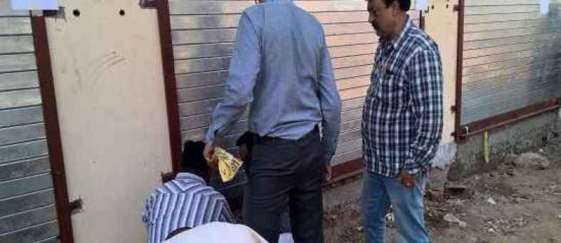 AMC Solid Waste Department Seal 120 Shops of Murtimant Complex For Not Following COVID 19 Guidelines.jpg AMC Solid Waste Department Seal 120 Shops of Murtimant Complex For Not Following COVID 19 Guidelines.jpg
