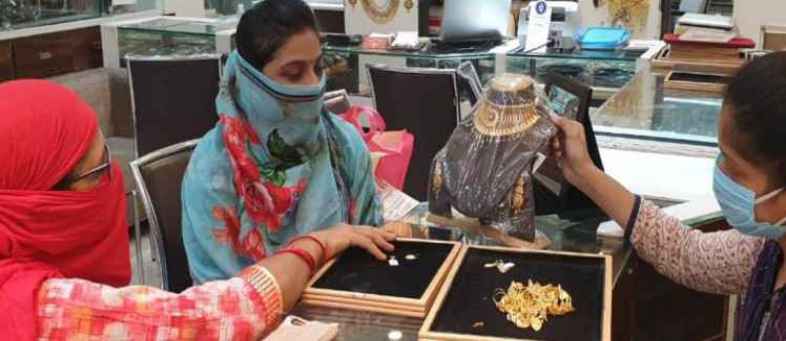 Loss credit in Corona, Traders stop selling of Gold Jewellery against credit to jewellers.jpg Loss credit in Corona, Traders stop selling of Gold Jewellery against credit to jewellers.jpg
