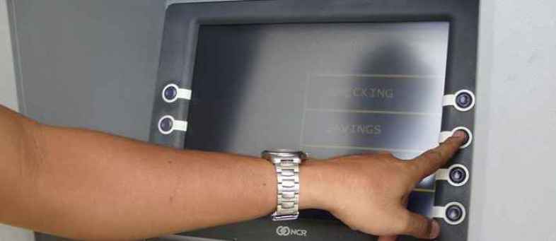 Withdraw-in-ATM-machine-savings.jpg Withdraw-in-ATM-machine-savings.jpg