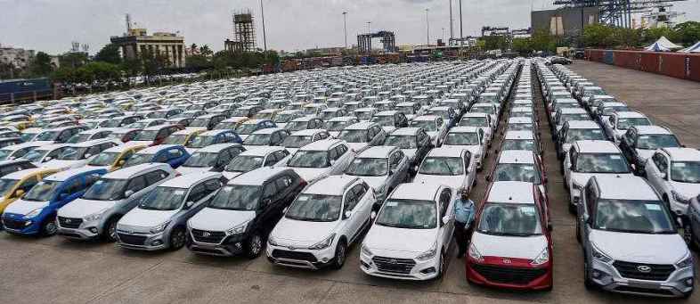 Passenger Vehicles retail sales drop 19% YoY to 2.98 lakh unites in November FADA.jpg