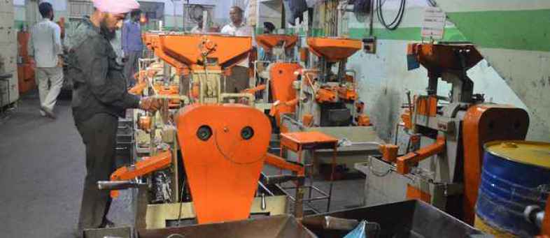 Approve industry applications online with a single window Hasmukh Adhia.jpg Approve industry applications online with a single window Hasmukh Adhia.jpg