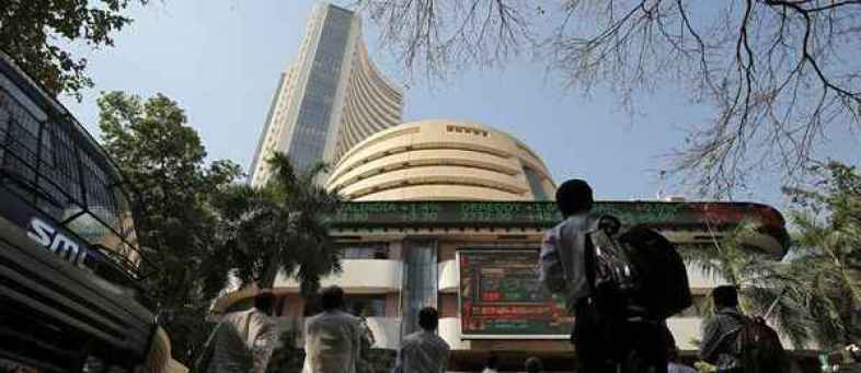 Weak Rupee Helping It Stocks.jpg Weak Rupee Helping It Stocks.jpg