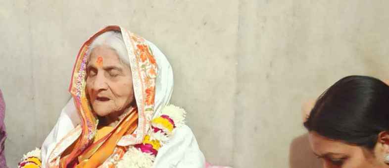 Urmila Chaturvedi did not eat a single grain since 28 years.jpeg Urmila Chaturvedi did not eat a single grain since 28 years.jpeg
