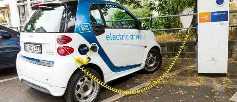 Electric Vehicles sales will to touch 10 lakh units this year in India SMEV.jpg
