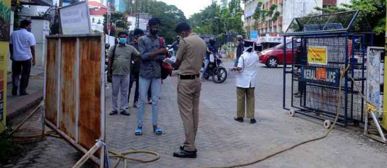 Kerala Govt announced Complete lockdown on weekend, mass testing campaign on Friday.jpg Kerala Govt announced Complete lockdown on weekend, mass testing campaign on Friday.jpg