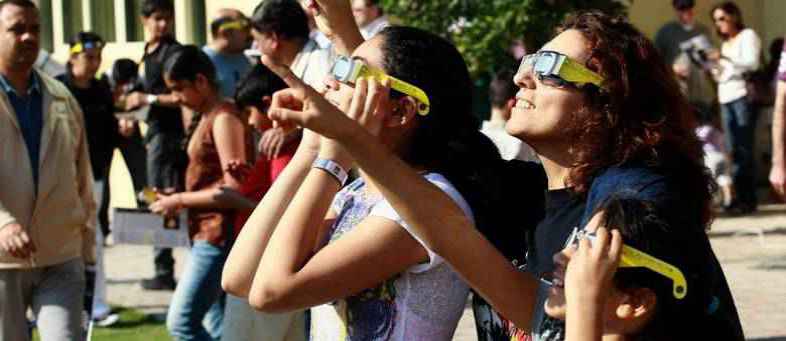Things to do and not to do during eclipse.jpg Things to do and not to do during eclipse.jpg