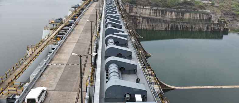 Narmada Dam at 127.46 MT at beginning of monsoon, power generation started.jpg Narmada Dam at 127.46 MT at beginning of monsoon, power generation started.jpg
