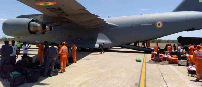 Cyclone Vayu will hit between Dwarka-Porbandar on Thursday, Air Force 9 helicopters deployed.jpeg Cyclone Vayu will hit between Dwarka-Porbandar on Thursday, Air Force 9 helicopters deployed.jpeg