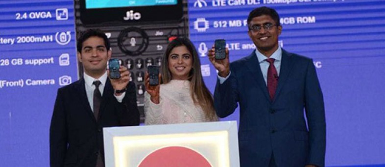 isha-akash-ambani-jio-jiophone_625x300_1530801622042.jpg isha-akash-ambani-jio-jiophone_625x300_1530801622042.jpg