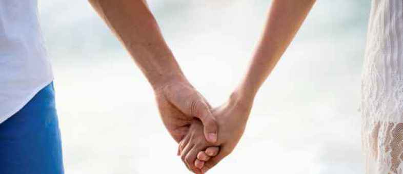 close-up-lover-couple-holding-hands_40936-58.jpg close-up-lover-couple-holding-hands_40936-58.jpg