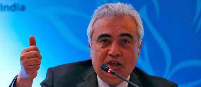 Huge surplus in market, so oil prices to stay around $60 a barrel IEA.jpg Huge surplus in market, so oil prices to stay around $60 a barrel IEA.jpg