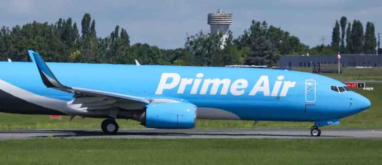 Online Company Amazon is delivering half its own packages as it becomes a serious rival to FedEx and UPS.jpg Online Company Amazon is delivering half its own packages as it becomes a serious rival to FedEx and UPS.jpg